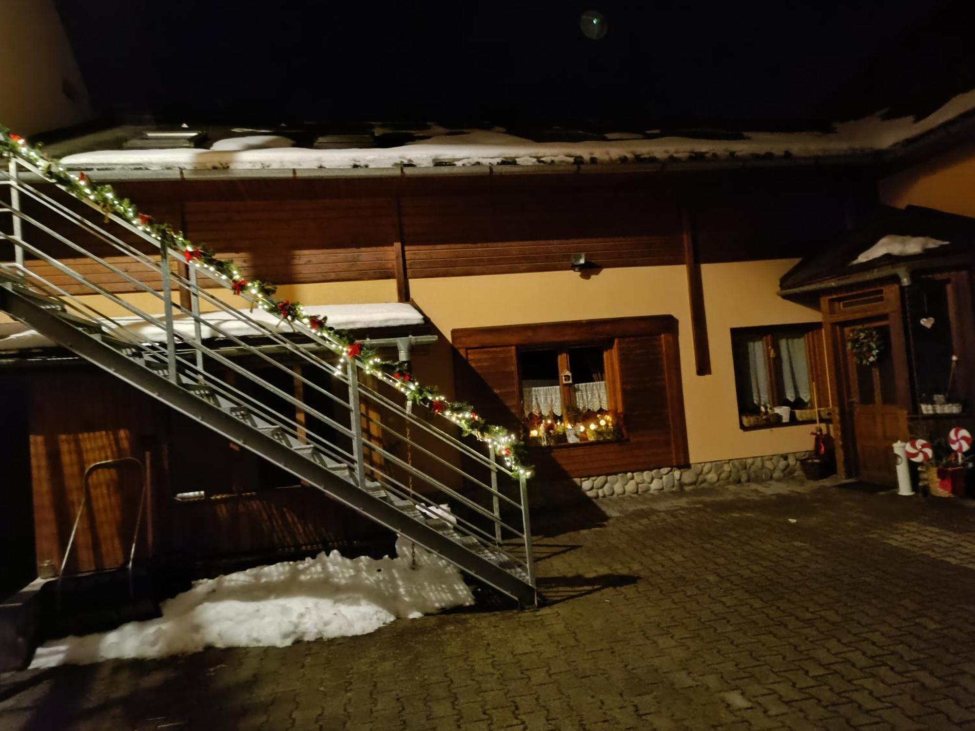 ホテル Privat Majo Liptovský Mikuláš エクステリア 写真
