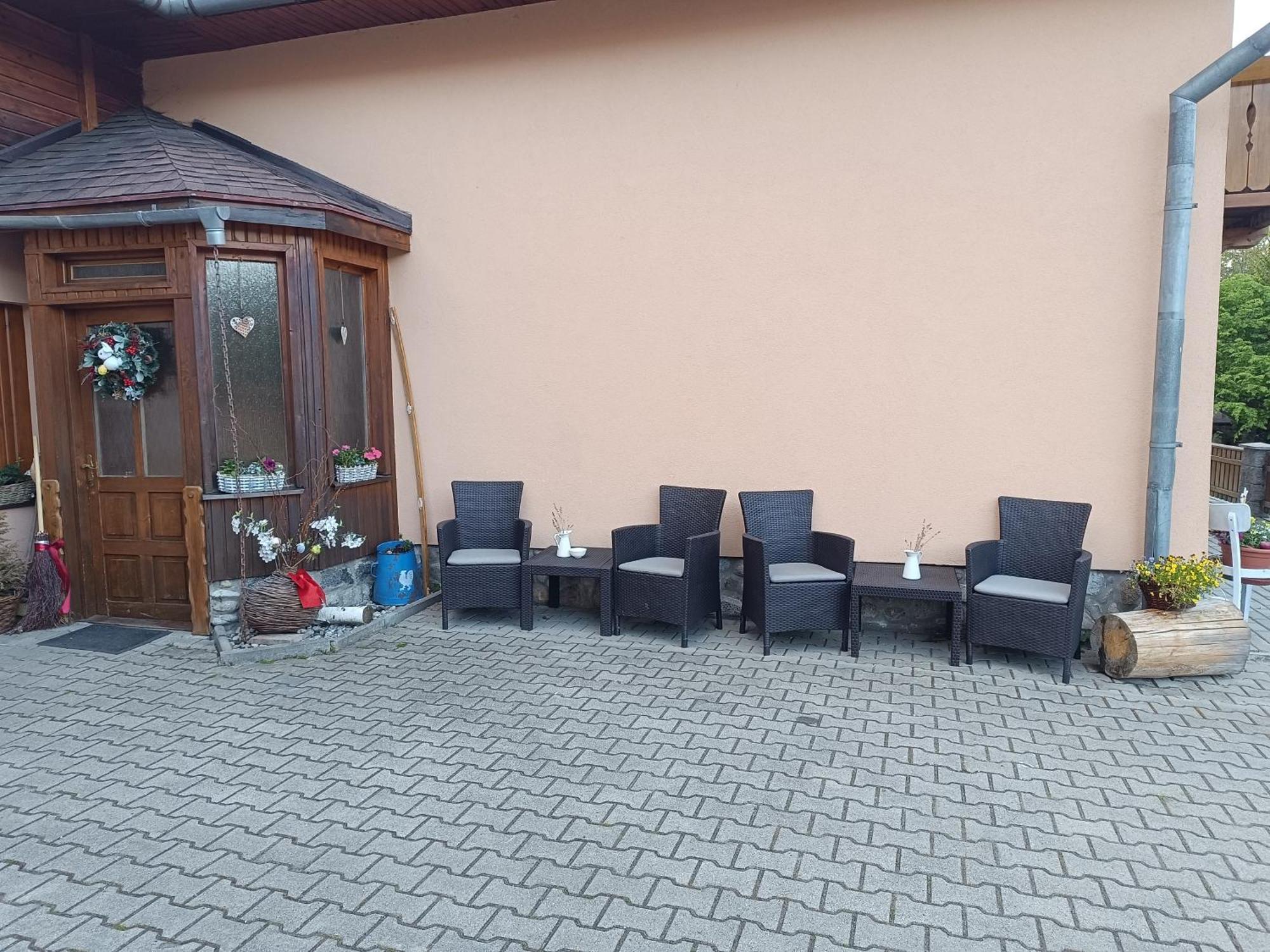 ホテル Privat Majo Liptovský Mikuláš エクステリア 写真